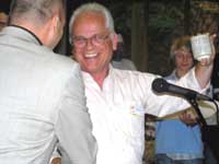 Karl Scheitler mit dem "Cup"